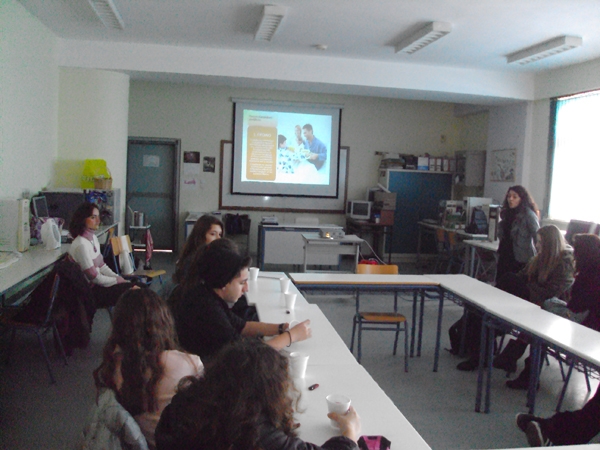 Φωτογραφίες από τη στρογγυλή τράπεζα "Διατροφή και έφηβος"