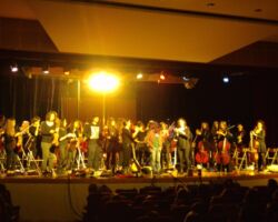 Μ.Σ. Αλίμου-Κατσαρίδα-συναυλία στο ΜΣΘ Μ.Σ. Αλίμου-Κατσαρίδα-συναυλία στο ΜΣΘ