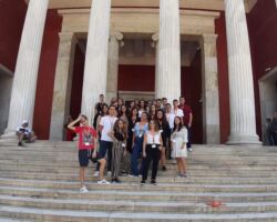 Η μαθήτρια Αναστασία Ρότσκου στις συνεδρίες της Βουλής των Εφήβων Η μαθήτρια Αναστασία Ρότσκου στις συνεδρίες της Βουλής των Εφήβων