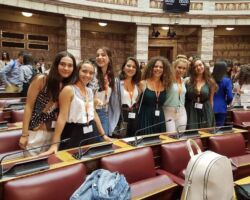 Η μαθήτρια Αναστασία Ρότσκου στις συνεδρίες της Βουλής των Εφήβων Η μαθήτρια Αναστασία Ρότσκου στις συνεδρίες της Βουλής των Εφήβων