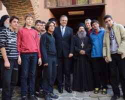 Ο Ψαλτικός Χορός ΜΣΘ στην Ιερά Μονή Σίμωνος Πέτρας Ο Ψαλτικός Χορός ΜΣΘ στην Ιερά Μονή Σίμωνος Πέτρας