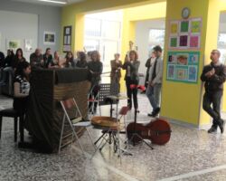 Μουσικό πρόγραμμα που πλαισίωσε την εικαστική έκθεση Μουσικό πρόγραμμα που πλαισίωσε την εικαστική έκθεση