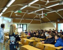 Το Σύνολο "Μουσικές του κόσμου" στην Αμερικάνικη Γεωργική Σχολή Το Σύνολο "Μουσικές του κόσμου" στην Αμερικάνικη Γεωργική Σχολή