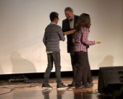 Απονομή βραβείων διαγωνισμού "Φτιάξε και εσύ το δικό σου ραδιοφωνικό σπότ" Απονομή βραβείων διαγωνισμού "Φτιάξε και εσύ το δικό σου ραδιοφωνικό σπότ"