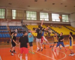 Μάιος 2017 - Σχολικοί αγώνες ποδοσφαίρου και καλαθοσφαίρισης Μάιος 2017 - Σχολικοί αγώνες ποδοσφαίρου και καλαθοσφαίρισης